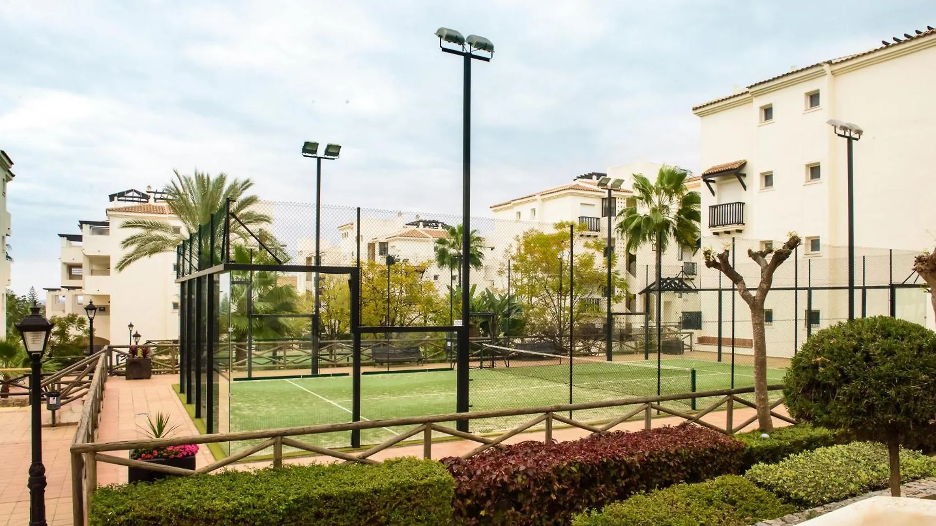 Bt Balzekas Tennis Residencial Duquesa Holiday Vibes San Luis de Sabinillas España